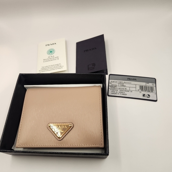 Sold-NWB Prada Wallet - Picture 2 of 8